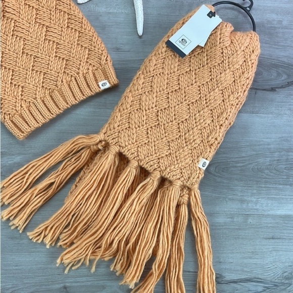 🔆RIP CURL🔆 SURF GYPSY POM POM BEANIE SURF GYPSY SCARF SET - Picture 6 of 12